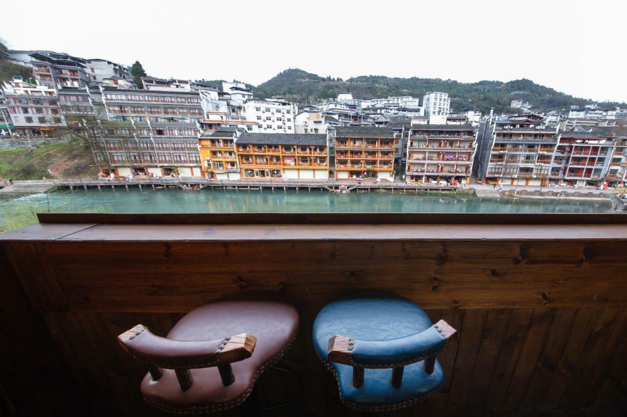 Flower Time Inn Fenghuang Exteriör bild